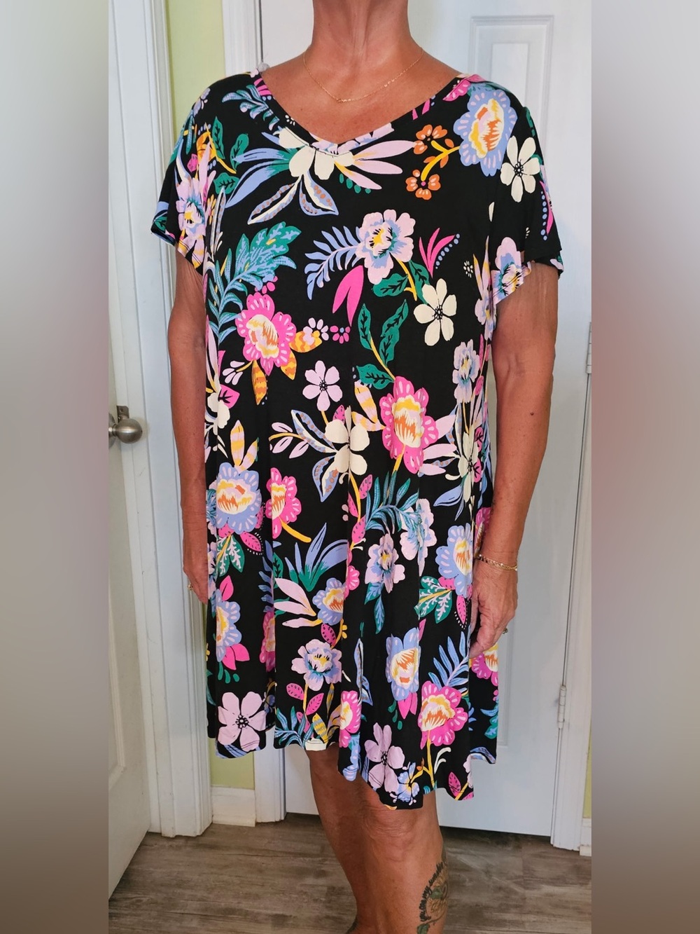Women's Black Floral V-Neck Dress